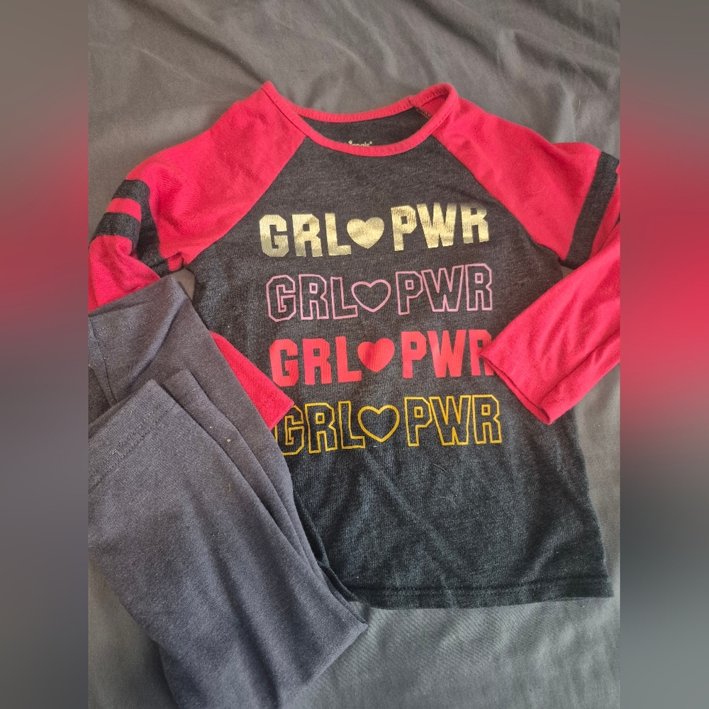 ⭐️⭐️5/$15 Garanimals Navy and Pink Graphic Shirt